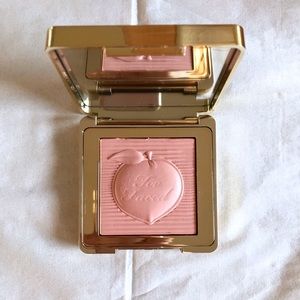 Too Faced Peach Blur